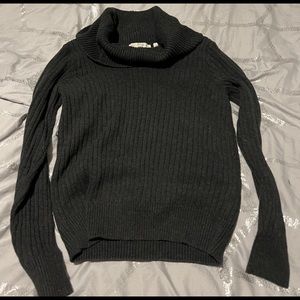 Pria Crowl neck sweater